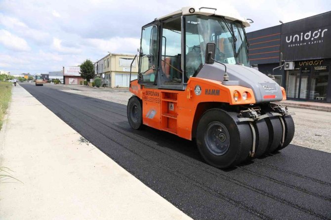 Serdivan’da 7 Ayda 25 Bin 284 Ton Asfalt Serimi Yapıldı