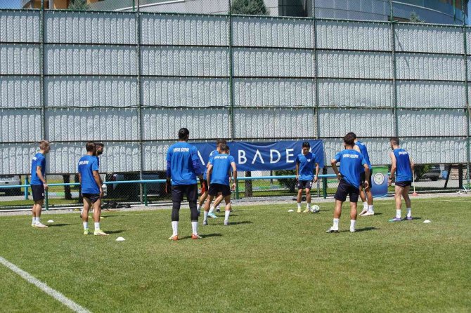 Bülent Korkmaz: "İ̇ki Mevkiiyi De Tamamladıktan Sonra Transferleri Tamamlamış Olacağız"