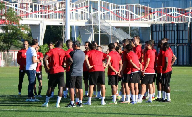 Bayram Bektaş: “Lige Galibiyetle Başlamak İstiyoruz”
