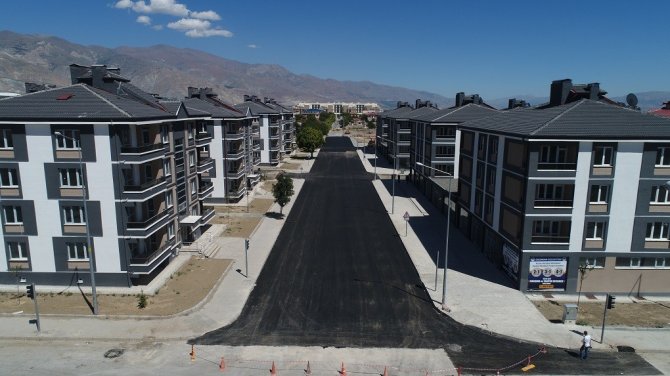 Sultan Melik Caddesinde Asfalt Serim Çalışmaları Tamamlandı