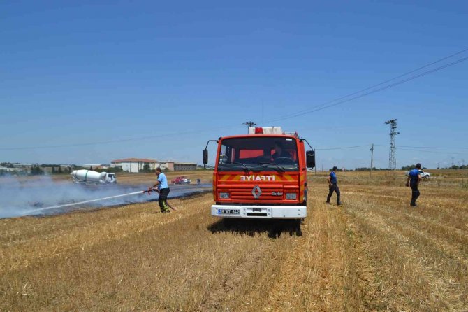 Anız Yangınına Müdahale Eden İtfaiyeye Polis Toma’sı Da Destek Verdi