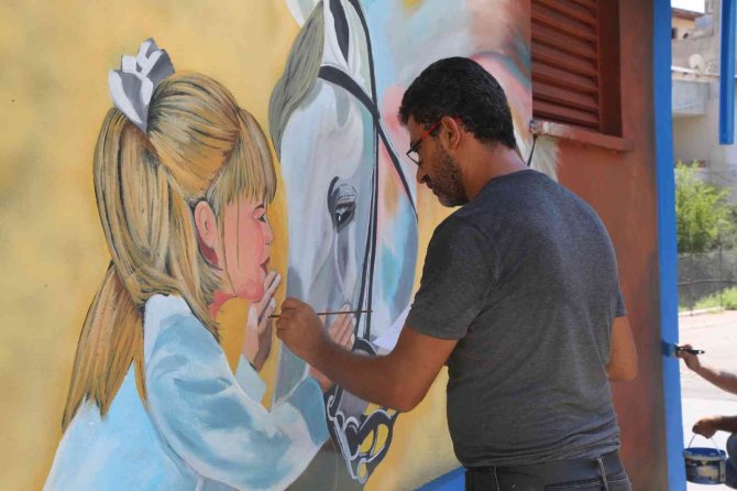 Toroslar Belediyesi Hayvan Sevgisi Duvarlara Taşıdı