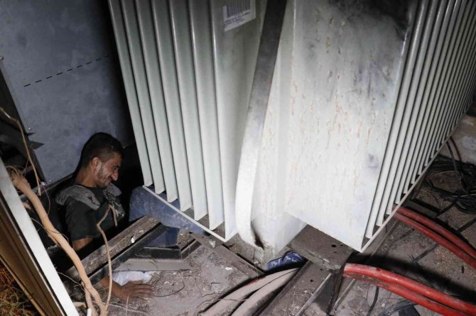 Kablo Çalmak İçin Girdiği Trafo İçerisinde Sıkışınca Yakalandı