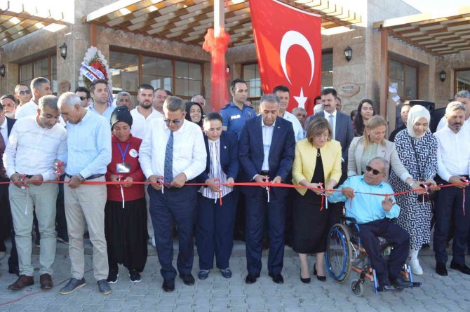 Kadınların Yöresel Ürün Pazarı Açıldı