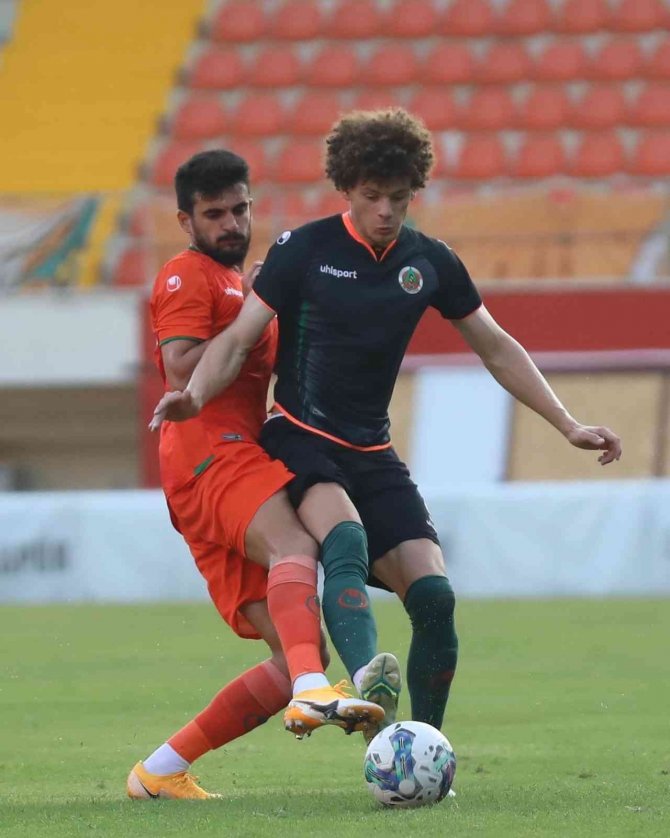Alanyaspor Antrenman Maçı Yaptı