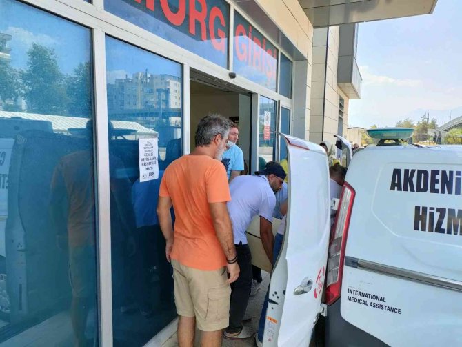 Alev Alan Otomobilde Hayatını Kaybeden Gencin Cenazesi Morgtan Alındı