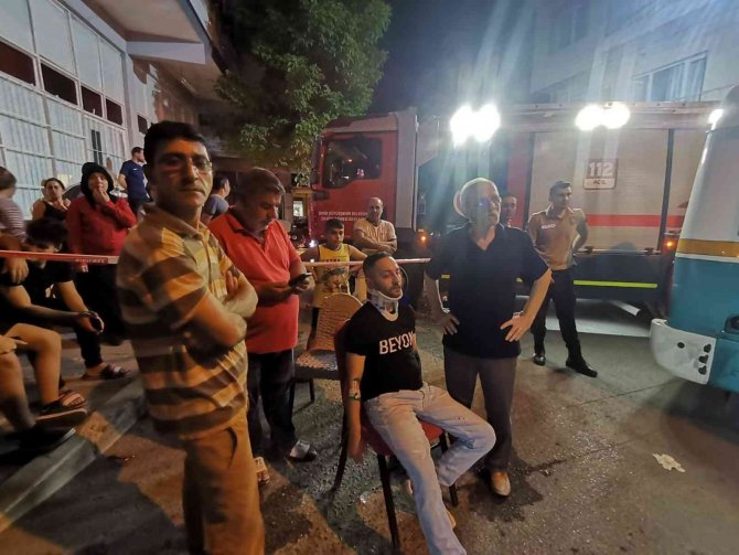 İ̇zmir’de Ortalığı Savaş Alanına Çeviren Kaza: 12 Yaralı