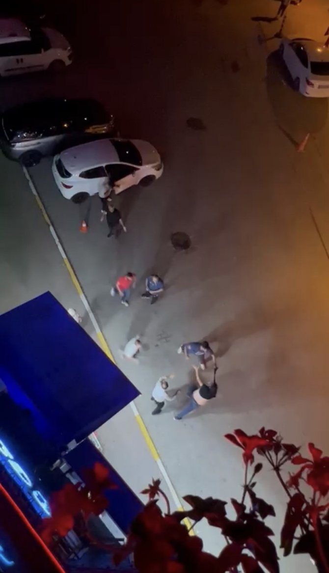 Avcılar’da Tekmeli Tokatlı "Laf Atma" Kavgası Kamerada