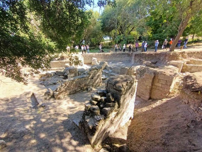 Avcılar’da “Bathonea Antik Kenti” Üzerine Yürütülen Çalışmalar Kitaplaştırıldı