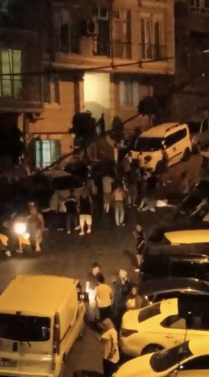 İ̇stanbul’da Korkunç Cinayet: Sokak Ortasında Kalbinden Bıçaklanarak Öldürüldü