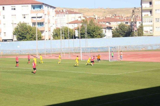 ’Şöhretler’ Ömer Alp İçin Sahada Ter Döktü