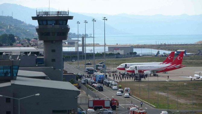 Cumhurbaşkanı Erdoğan’ı Taşıyan Uçak Ordu’ya İniş Yaptı