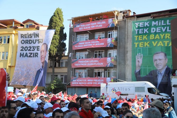 Ordu’da Pankartların Dili: “Fındık Dalda Tekleme, 6’lı Masa Ordu’dan Oy Bekleme”