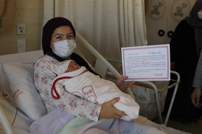 Bebeklere "Dünyaya Hoş Geldin" Mektubu