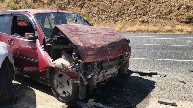 Elazığ’da Trafik Kazası: 4 Yaralı