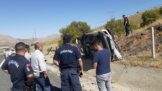 Elazığ’da Otomobil Yan Yattı: 1 Yaralı