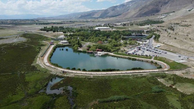 Sıcaktan Bunalan Vatandaşlar Soluğu ‘Ekşisu’da Aldı