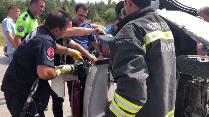 Erzurum’da Otomobil Takla Attı