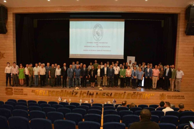 Eskişehir’deki Öğrencilere İ̇tü’nün Kapıları Açıldı