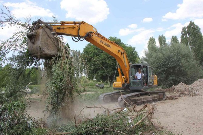 Hisarcık’ta Küçükçay Taşkın Koruma Projesi Çalışmalarına Başlandı