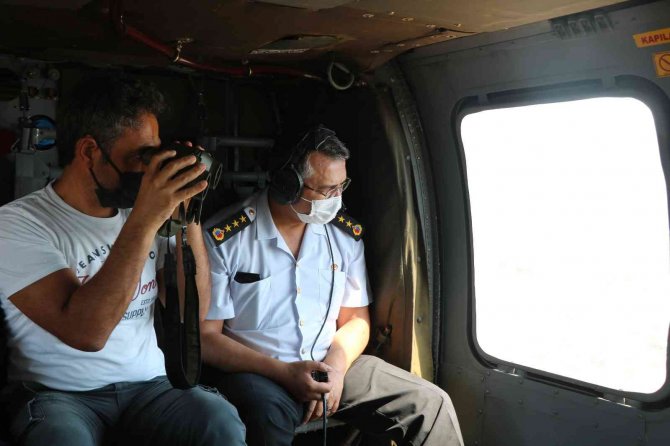 İ̇zmir’de Jandarmadan Helikopterle Trafik Denetimi