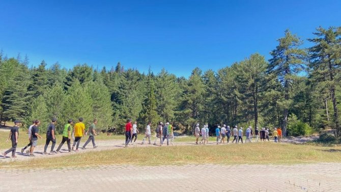 Doğaseverler Kamp Ve Doğanın Tadını Çıkardı