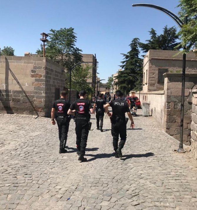 Yunus Timleri Şüphelendikleri Şahısta Uyuşturucu Buldu