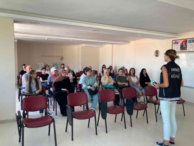 İ̇zmek’li Kadınlara Farkındalık Eğitimi