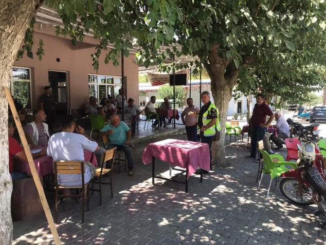 Jandarma Timleri Motosiklet Kullanıcılarını Bilgilendirdi