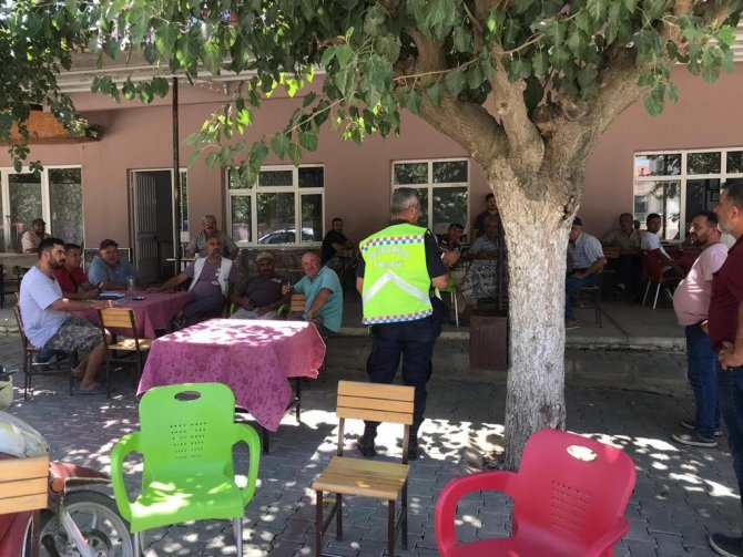 Jandarma Timleri Motosiklet Kullanıcılarını Bilgilendirdi