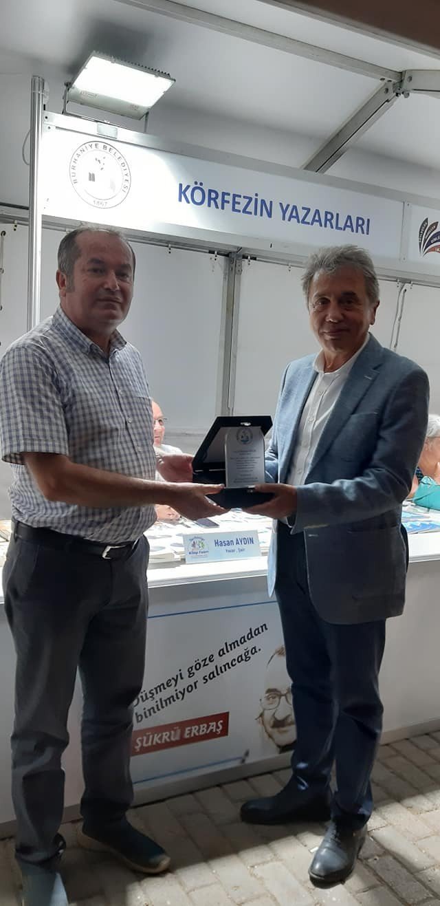 Burhaniyeli Tarihçi Yazar Bicik’e Belediye Teşekkürü