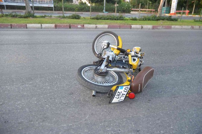 Ağaca Çarpan Motosiklet Sürücüsü Hayatını Kaybetti