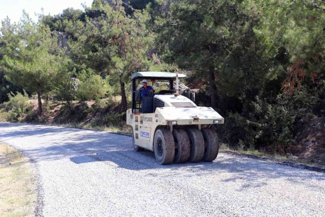 Kırsal Mahallelerde Yol Çalışması