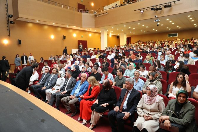 Devlet Tiyatroları Pursaklar Sahnesinde Muhteşem Gala