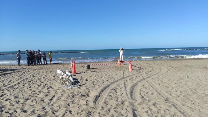 Sahildeki 30 Litrelik Varil Afad Ekiplerini Harekete Geçirdi