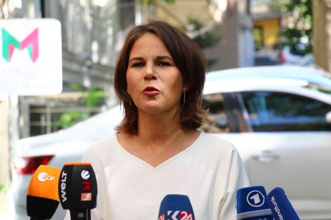 Alman Dışişleri Bakanı Baerbock, Kadın Dayanışma Vakfı’nı Ziyaret Etti
