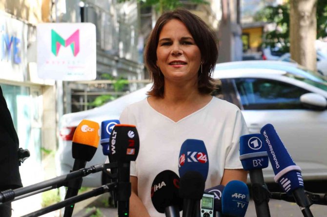 Alman Dışişleri Bakanı Baerbock, Kadın Dayanışma Vakfı’nı Ziyaret Etti