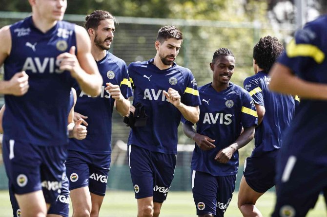 Fenerbahçe, Slovacko Maçı Hazırlıklarını Sürdürdü