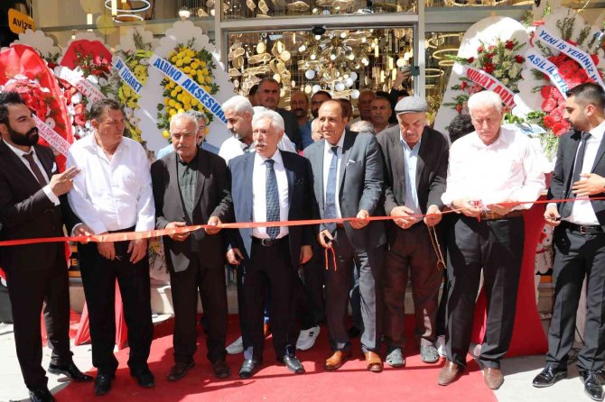 Başkan Kandaşoğlu, Rana Avize’nin Açılışını Gerçekleştirdi