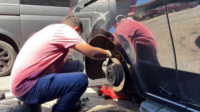 Kışın Yaz, Yazın Kış Lastiği Kullanmak Araca Zarar Veriyor