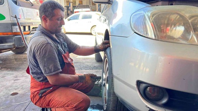 Kışın Yaz, Yazın Kış Lastiği Kullanmak Araca Zarar Veriyor