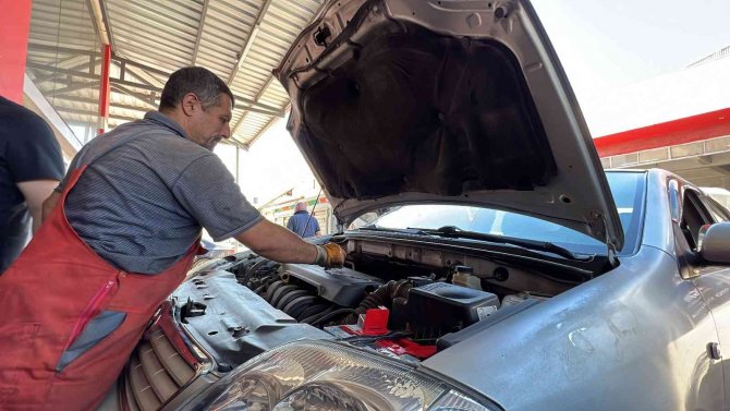 Kışın Yaz, Yazın Kış Lastiği Kullanmak Araca Zarar Veriyor