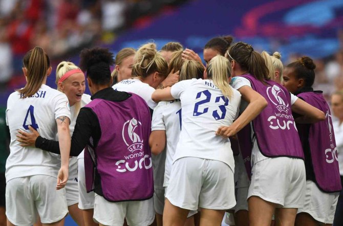 2022 Avrupa Kadınlar Futbol Şampiyonası’nda Kupa İ̇ngiltere’nin