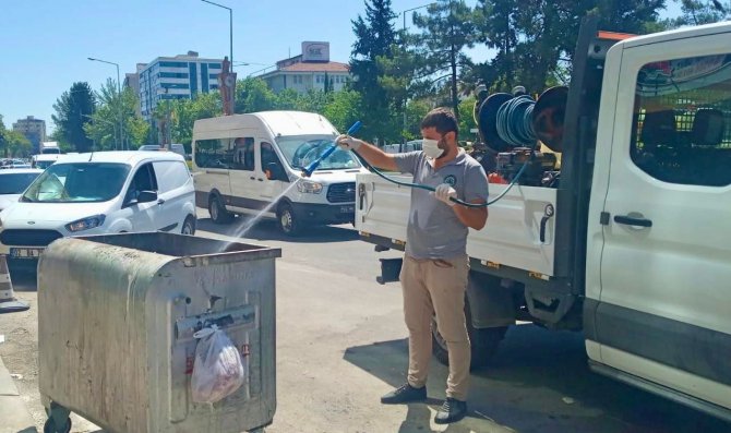 Adıyaman’da Karasinekle Mücadele Devam Ediyor