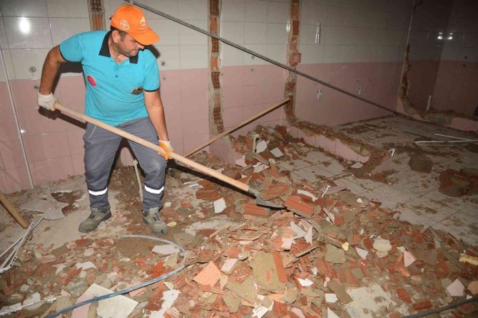 Alanya Belediyesi Okullarda Mesai Yapıyor