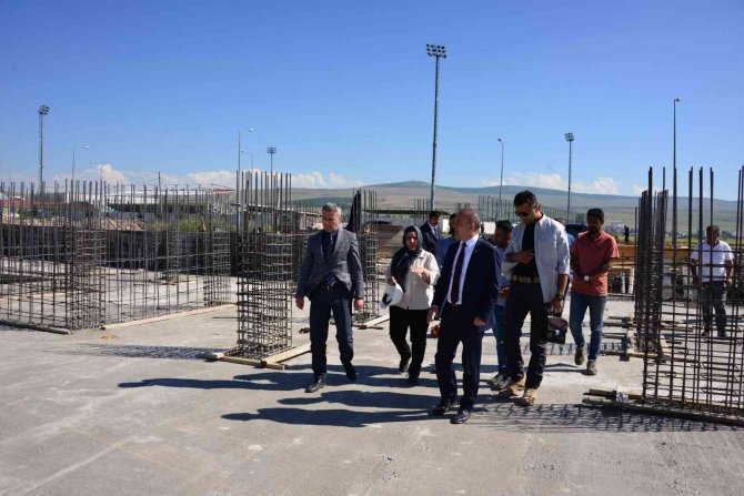 Vali Öner, İ̇l Özel İ̇daresi Asfalt Plent Tesisi İle Ardahan Tekstil Atölyesi İnşaatında İncelemelerde Bulundu