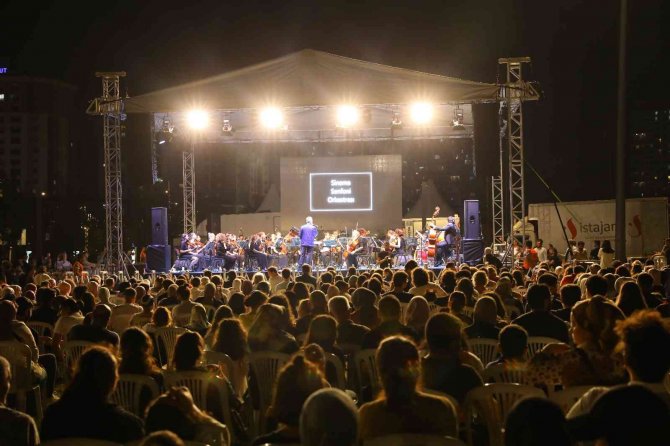 Başakşehir Millet Bahçesi’nden Unutulmaz Filmlerin Müzikleri Yükseldi