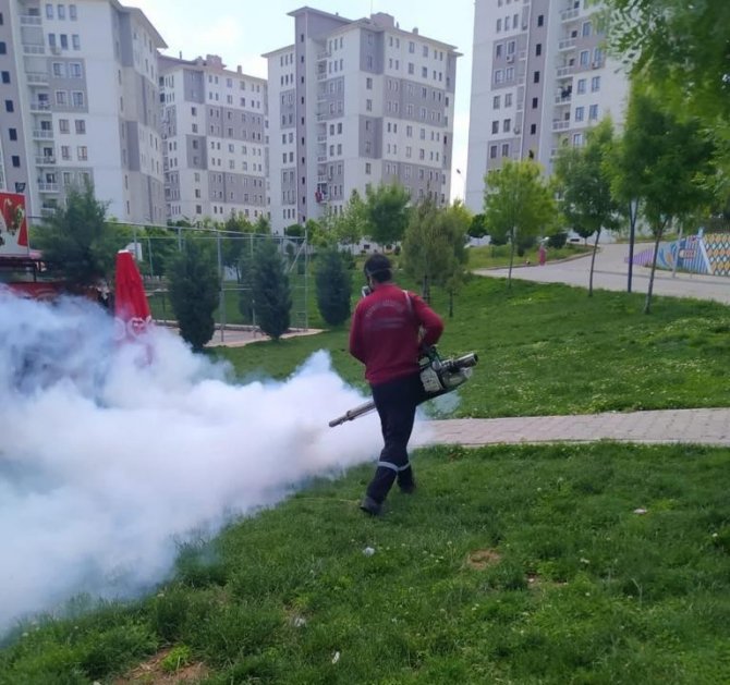 Batman’da 16 Bin Baca Kapağı Tek Tek Açılarak İlaçlandı