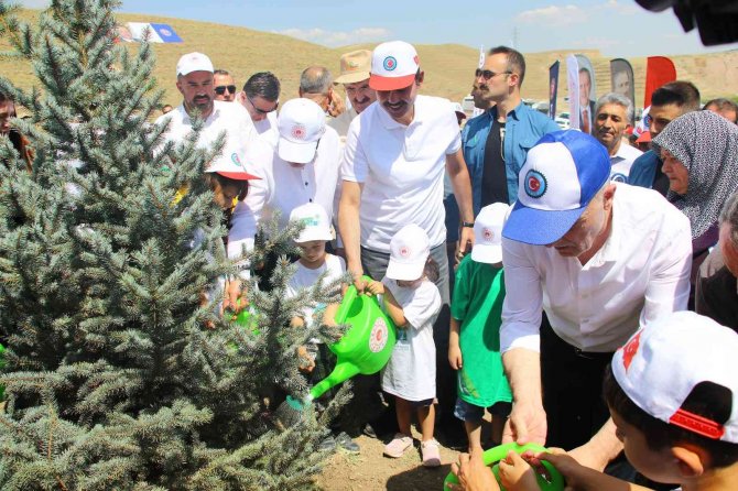 Bakan Kurum: “Önümüzdeki Ay Cumhuriyet Tarihinin En Büyük Sosyal Konut Projesini Başlatıyoruz”