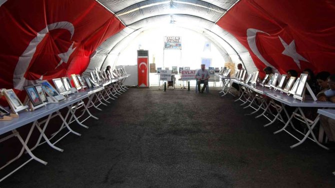 Evlat Nöbetindeki Aileler: "En Son Çocuk Dağdan İninceye Kadar Buradayız"